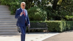 File - Presiden AS Joe Biden berjalan menuju Halaman Selatan Gedung Putih saat berangkat menuju Wilmington, Delaware di Washington, AS, 2 Agustus 2024. (Kevin Mohatt/REUTERS)
