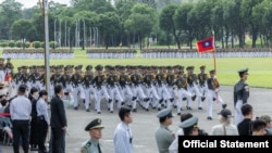 台灣陸軍官校百年校慶，學員踢正步成絕響。（台灣總統府提供）