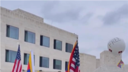 བོད་ཀྱི་གསུམ་བཅུའི་སྒེར་ལངས་ཉིན་མོ་ཨ་རིའི་རྒྱལ་སའི་ནང་གྲོས་ཚོགས་ཀྱི་འཐུས་མི་ལྷན་དུ་དྲན་གསོ་ཞུས་པ།