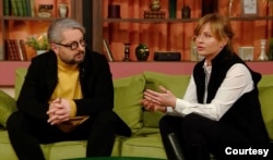 Georgian journalist Nika Gvaramia and his wife, Sofia Liluashvili, are pictured in 2021, during a show on the pro-opposition broadcaster Mtavari Arkhi. (Credit: Mtavari Arkh)