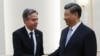 Menteri Luar Nergeri AS Antony Blinken menjabat tangan Presiden China Xi Jinping dalam pertemuan di Beijing, China, pada 19 Juni 2023. (Foto: Leah Millis/Pool Photo via AP)