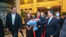 Presiden Honduras Xiomara Castro tiba di bandara Shanghai, China, atas undangan Presiden China Xi Jinping, 8 Juni 2023. (Kepresidenan Honduras/Handout via REUTERS)
