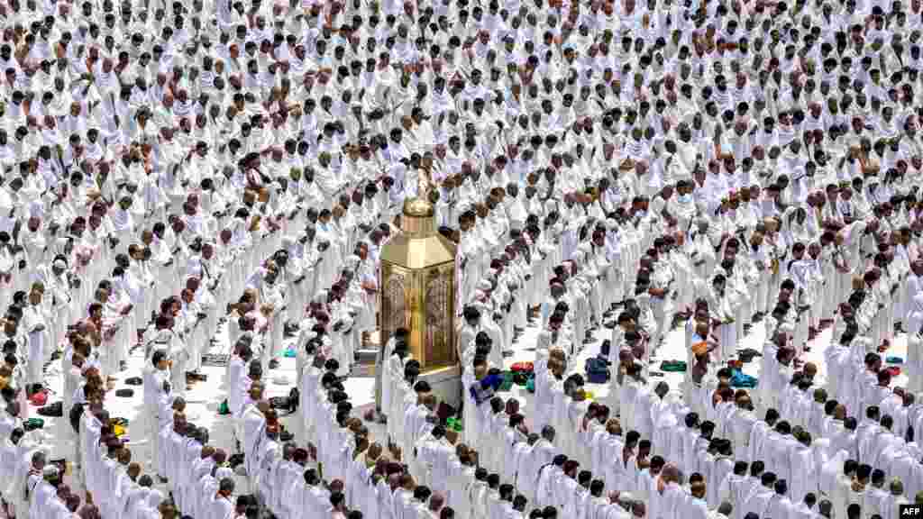 برگزاری دومین نماز جمعه ماه رمضان در مکه