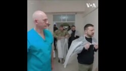 泽连斯基看望受伤军人 