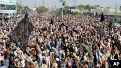 
اېمنېسټي انټرنېشنل وویل د دې باوجود چې د چمن احتجاج د تېرو ۲۷ ورځو راهسې دوام لري او په زرګونو کسان په شرکت کوي مطبوعاتو ورته هغه شان توجه نه ده ورکړې