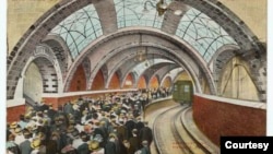 City Hall Station postcard from 1904. (NYPL Digital Collections)