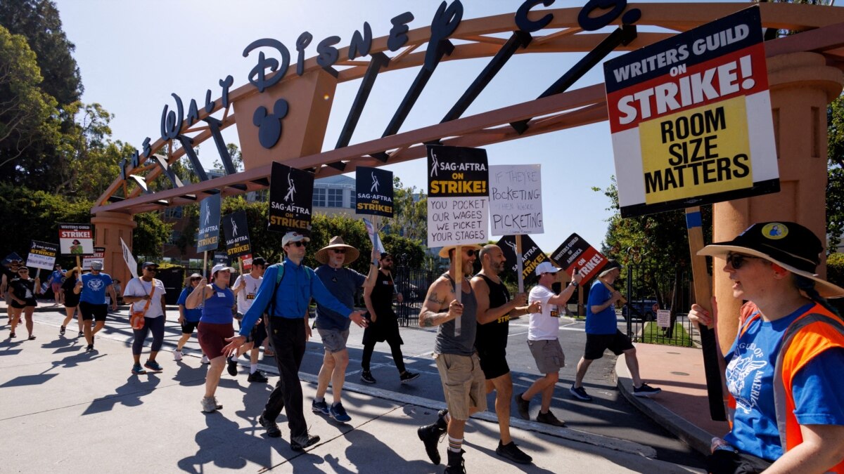 Hollywood writers strike to end Wednesday after union leadership vote