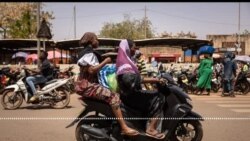Bobo-Dioulasso bi, lEid El Fitr seli bɛ kɛ. Silamɛ ba caman ye ɲɔgɔn lajɛn delili kɛyɔrɔ kan. An ka u dɔw lamɛn