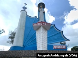 Patung di Pulau Galang, Batam, Kepulauan Riau. (VOA/Anugrah Andriansyah)