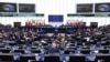 Avrupa Parlamentosu, AB Komisyonu tarafından hazırlanan ve AB’de gazetecilerin ve medya organlarının “siyasi ve ekonomik müdahalelere karşı korunmasını amaçlayan” yeni Medya Özgürlüğü Yasası’nı (Media Freedom Act) oylayarak kabul etti. 