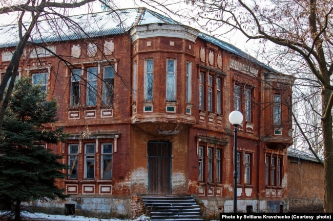 Будинок колишнього окружного суду, збудований у 1912 році. Фото Світлани Кравченко.