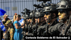 Un contingente de unos 3.600 militares participaron en los desfiles de San Salvador, El Salvador. [Fotografía: Gobierno de El Salvador]