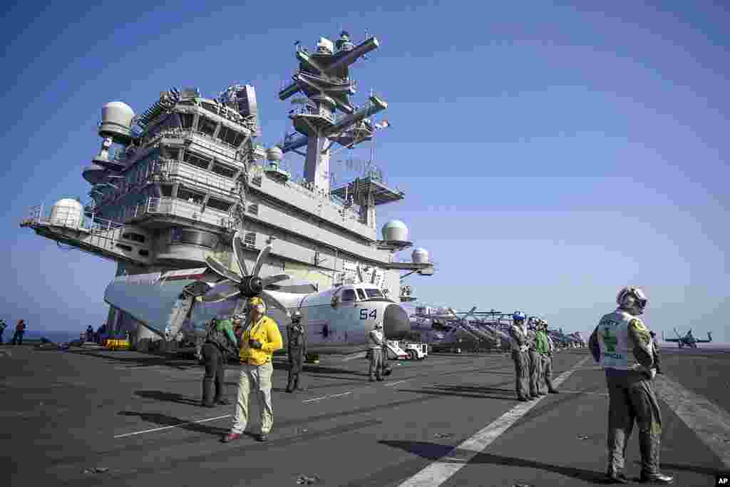 کشتی طیاره&zwnj;بردار جورج بش&nbsp; قوای بحری ایالات متحده که حامل ۹۰ طیارهٔ جنگی است برای حمایت از ناتو در برابر تهاجم روسیه بر اوکراین به آب&zwnj;های بحیرهٔ مدیترانه اعزام شده است.