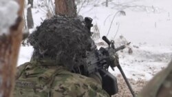 НАТО ги зголеми силите во Естонија, војниците вежбаат симулации на жестоки борби