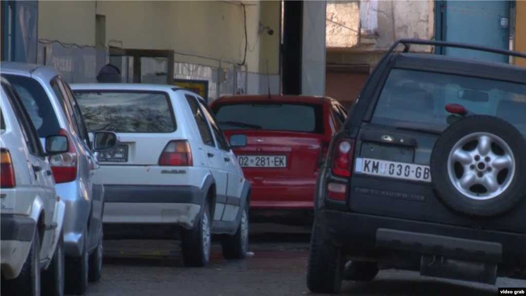 Policia: 4200 makina në veri të Kosovës janë regjistruar me targat RKS