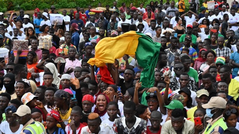 Réactions suite à la dissolution du gouvernement par la junte guinéenne