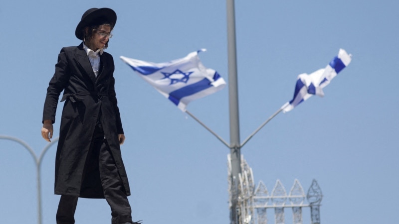 Ultra-Orthodox protesters break into Israeli army base 