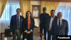 Monseñor Marcel Diouf junto a las delegaciones de Alemania, Italia y la Unión Europea en Nicaragua previo a su salida del país. (FACEBOOK)