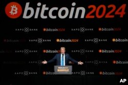 Calon presiden dari Partai Republik, mantan Presiden Donald Trump, berpidato di Konferensi Bitcoin 2024, Sabtu, 27 Juli 2024, di Nashville, AS. (Foto AP/Mark Humphrey)