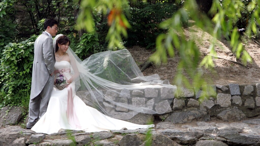 Marriages in South Korea Rise Slightly after Years of Decrease
