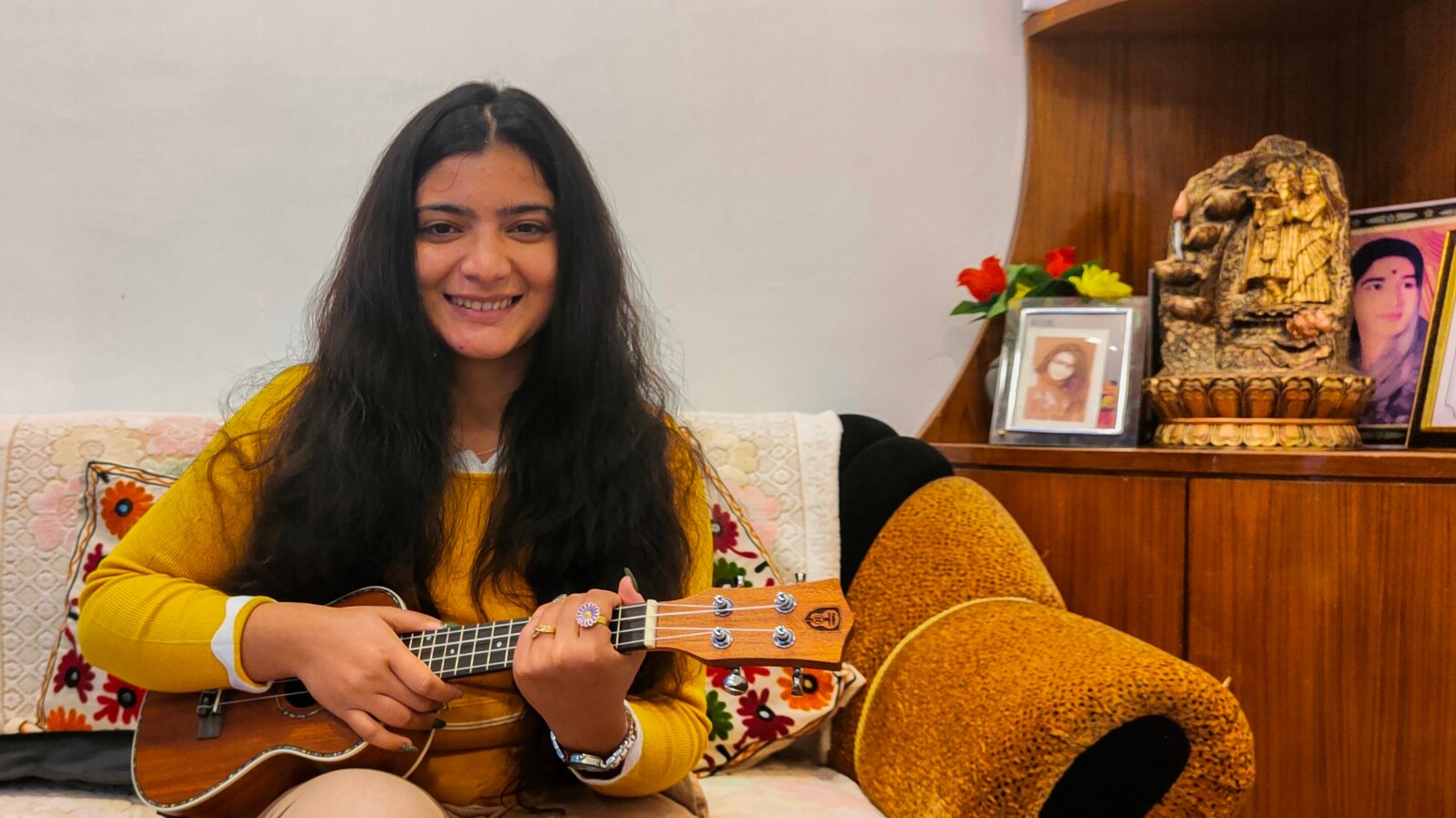 Juhi Singh is one of the well known female singers and ukulele players from the Indian side of Jammu and Kashmir.