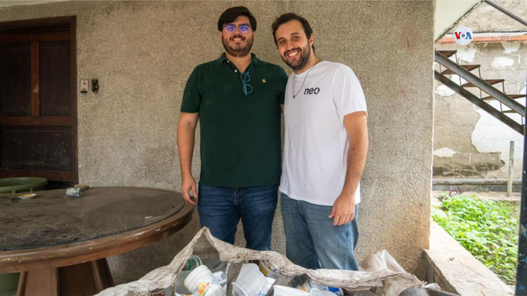 Gabriel Santana (izquierda) y Alberto Alfonso son los fundadores de Taller Neo.