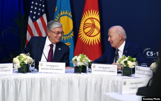 Kazakh leader Kassym-Jomart Tokayevev greets President Joe Biden in New York, Sept. 19, 2023. (Kazakh President's Office)