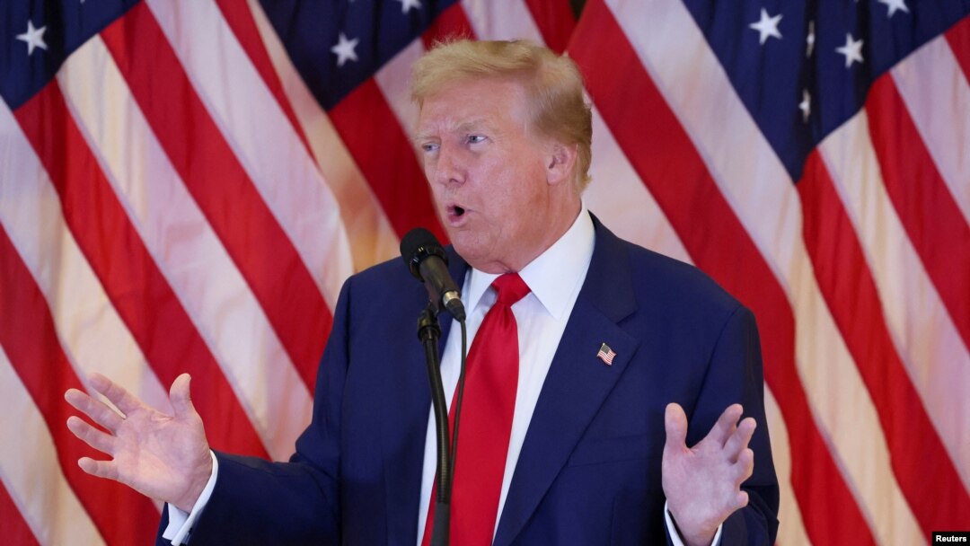 Donald Trump na konferenciji za novinare u Trumpovoj kuli u New Yorku 31. maj 2024. (REUTERS/Brendan McDermid)
