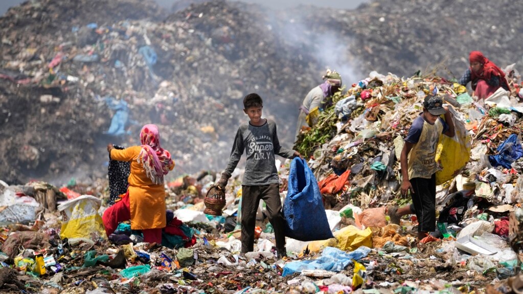 India’s Garbage-picking Jobs Made Worse by Extreme Heat