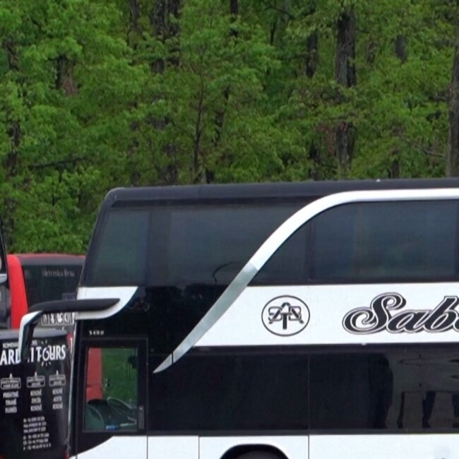 Zadržavanje kosovskih autobusa na granici Hrvatske i Srbije