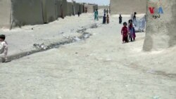 پاکستان ته په کډه شوي افغانان د قانوني اسنادو غوښتنه کوي
