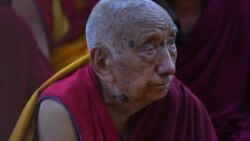 Venerable Losang Youndan remained in the death-juncture meditation for nine days. 