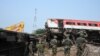 ٹرین حادثے میں سینکڑوں ہلاکتیں؛ بھارت میں ریل کا سفر محفوظ ہونے پر سوال اُٹھ گئے