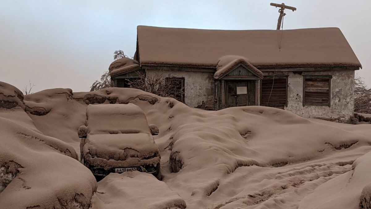 Volcano Erupts in Russia s Far East Followed by Earthquake