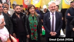 DEM Parti’nin İBB Eş Başkan adayları Meral Danış Beştaş ve Murat Çepni yerel seçimlere 12 gün kala İstanbul’un Esenler ilçesinde seçmenleriyle buluştu. 