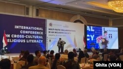 Menteri Luar Negeri Retno LP Marsudi dalam acara International Conference on Cross-Cultural Religious Literacy di Jakarta, Rabu (10/7) tekankan pentingnya keberagaman dan toleransi di tengah konflik global yang masih terjadi (Ghita/VOA)