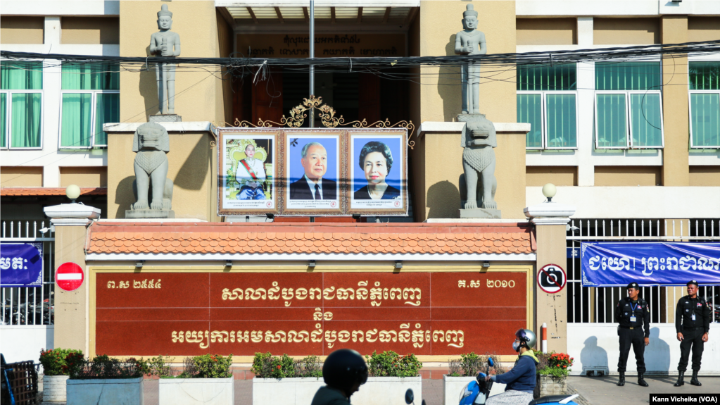 ទិដ្ឋភាពនៃសាលាដំបូងរាជធានីភ្នំពេញ នៅរាជធានីភ្នំពេញ ថ្ងៃទី ៣ ខែមីនា ឆ្នាំ ២០២៣។ (កាន់ វិច្ឆិកា/វីអូអេ)