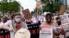 Milwaukee: Cientos de activistas protestan en parque frente a Convención Nacional Republicana