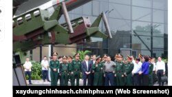 Thủ tướng Việt Nam Phạm Minh Chính làm việc với Tập đoàn Công nghiệp - Viễn thông Quân đội (Viettel) vào ngày 9/4/2024.
