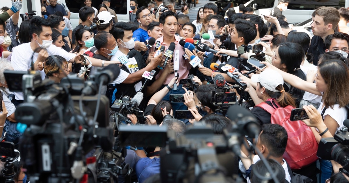 ລາຍການກະຈາຍສຽງຂອງວີໂອເອ ລາວ: ພັກ ຝ່າຍ ຄ້ານ ຂອງ ໄທ ໄດ້ ຮັບ ໄຊ ຊະ ນະ ຄັ້ງ ...