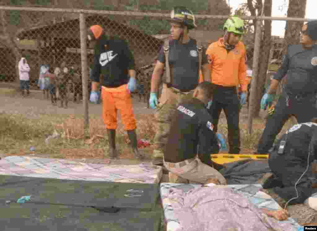 Unas 20 personas fueron hospitalizadas con heridas, algunas de ellas de gravedad, dijo a Reuters la autoridad de seguridad social de Panamá.