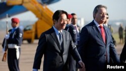 El vicepresidente de Taiwán, William Lai, llega para asistir a la toma de posesión del presidente electo de Paraguay, Santiago Peña, en Luque, Paraguay, el 14 de agosto de 2023. REUTERS/Cesar Olmedo