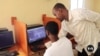 Somali refugee teaches young people digital skills