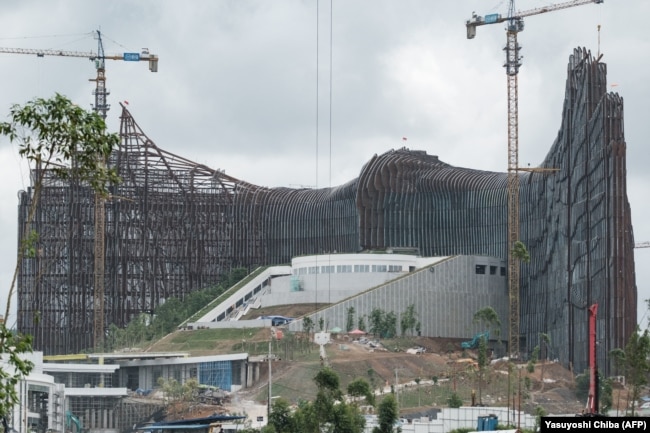 Istana Kepresidenan sedang dibangun di masa depan Ibu Kota Nusantara di Penajam Paser Utara, Kalimantan Timur. (Foto: AFP)