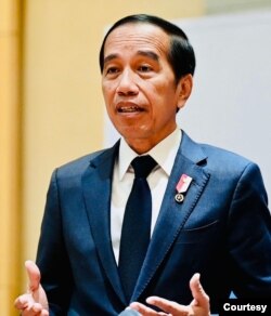 Presiden Jokowi usai mengikuti KTT BRICS menyatakan Indonesia masih mengkaji dan mempertimbangkan untuk menjadi anggota BRICS (biro Setpres)
