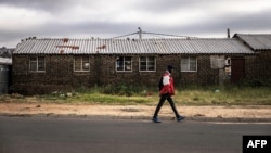 Hosteli ya Diepkloof huko Soweto, Machi 18, 2024. Picha na OLYMPIA DE MAISMONT / AFP)