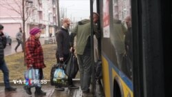 Người dân Donbas chạy tới miền Tây Ukraine