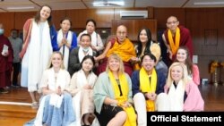 མེ་ཎི་སོ་ཊ་གཙུག་ལག་སློབ་གྲྭ་ཆེན་མོའི་གསོ་རིག་སྣེ་ཁྲིད་ཚན་པར་༧གོང་ས་མཆོག་གིས་མཇལ་ཁ་གནང་པ།