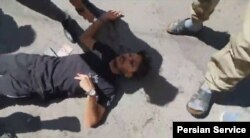 کیان درخشان، از زخمی‌شدگان اعتراضات به کشته‌شدن مهسا امینی پس از شلیک گلوله ساچمه‌ای از سوی ماموران جمهوری اسلامی