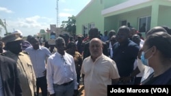 Luis Nunes, em visita com colaboradores do Governo de Benguela, Angola